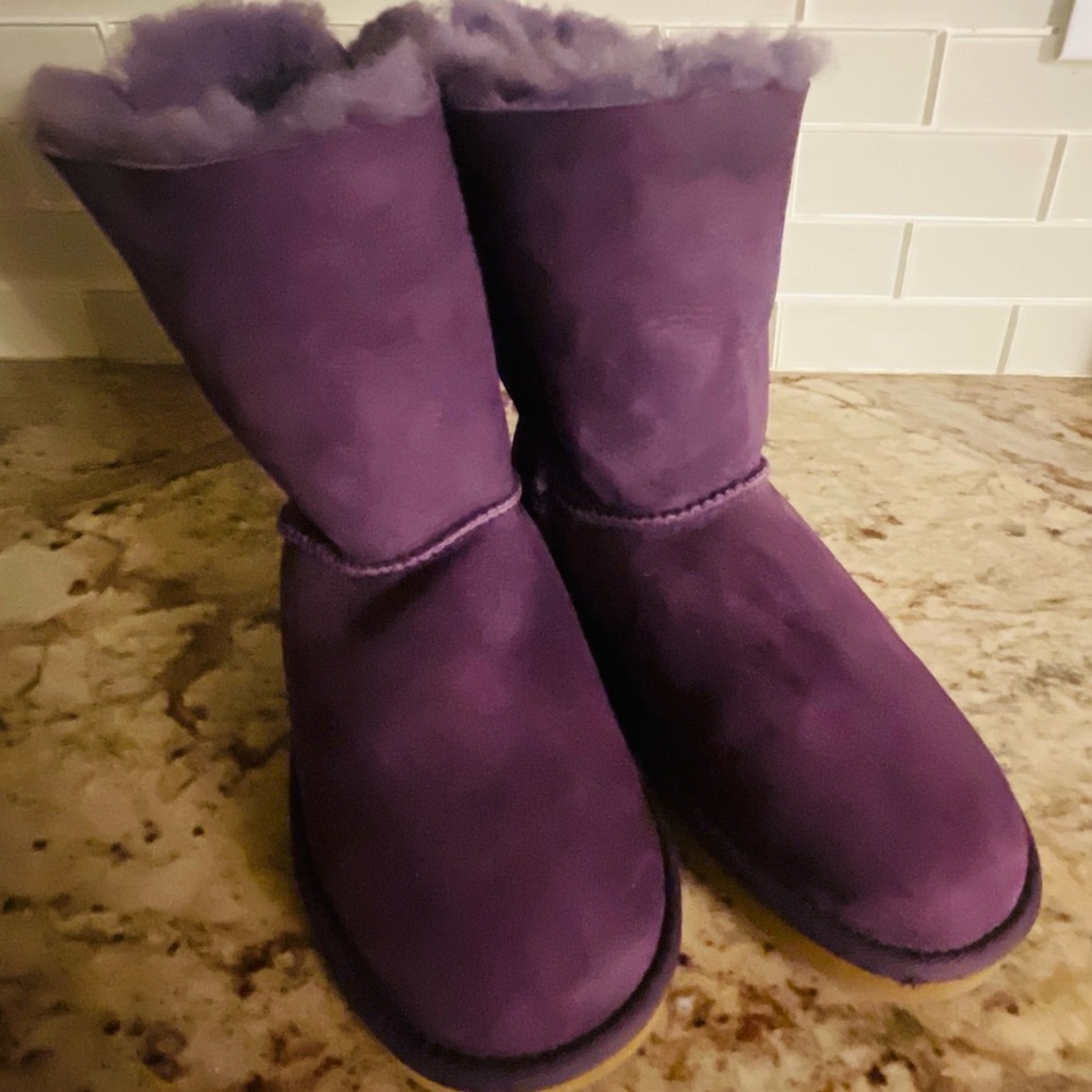 UGG Bailey Bow Boots Size US 5 like new